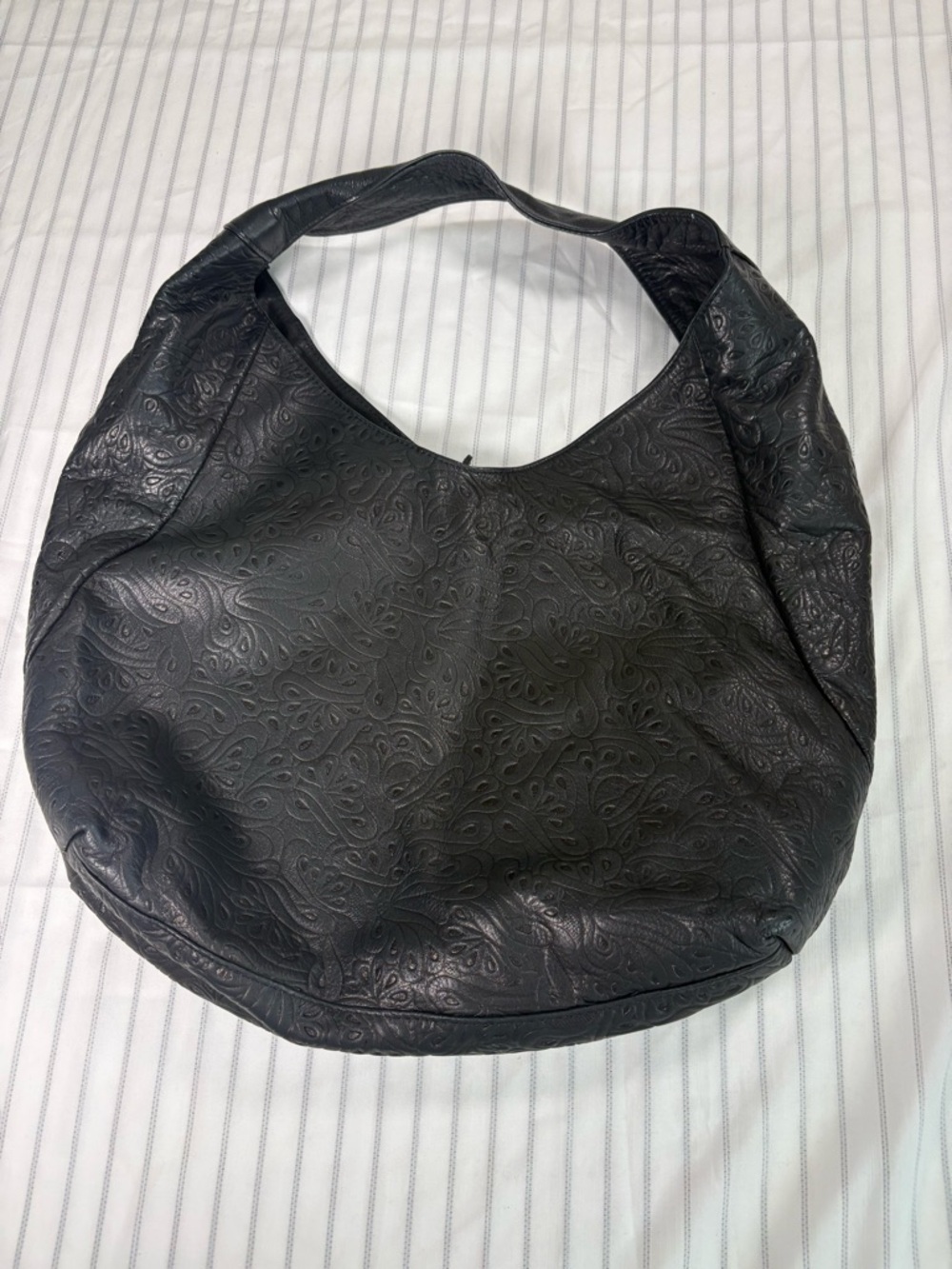 Embossed Black Hobo Shoulder Bag - Sleek Everyday Carry